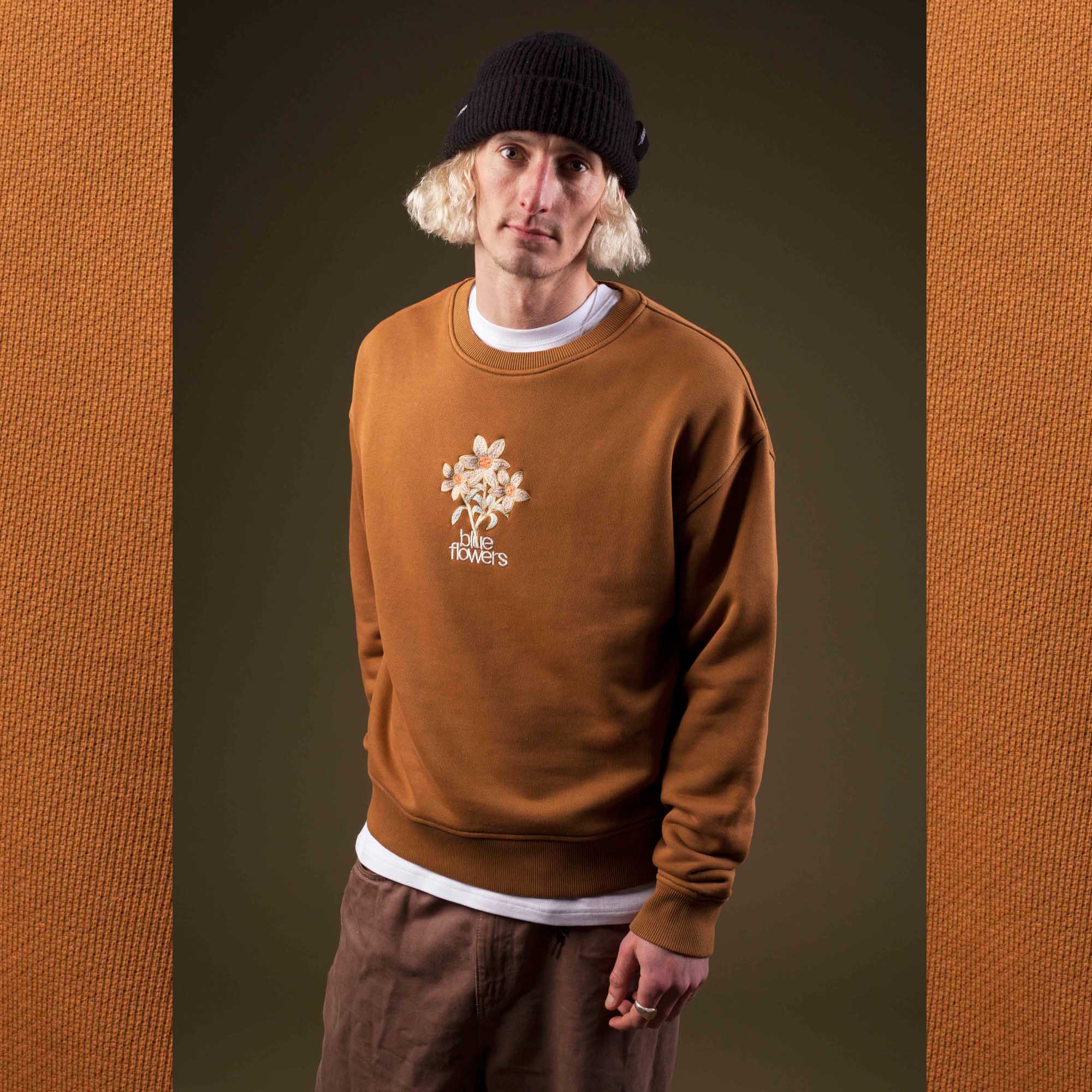 WASHED FLOWER SWEATSHIRT - DARK SAND