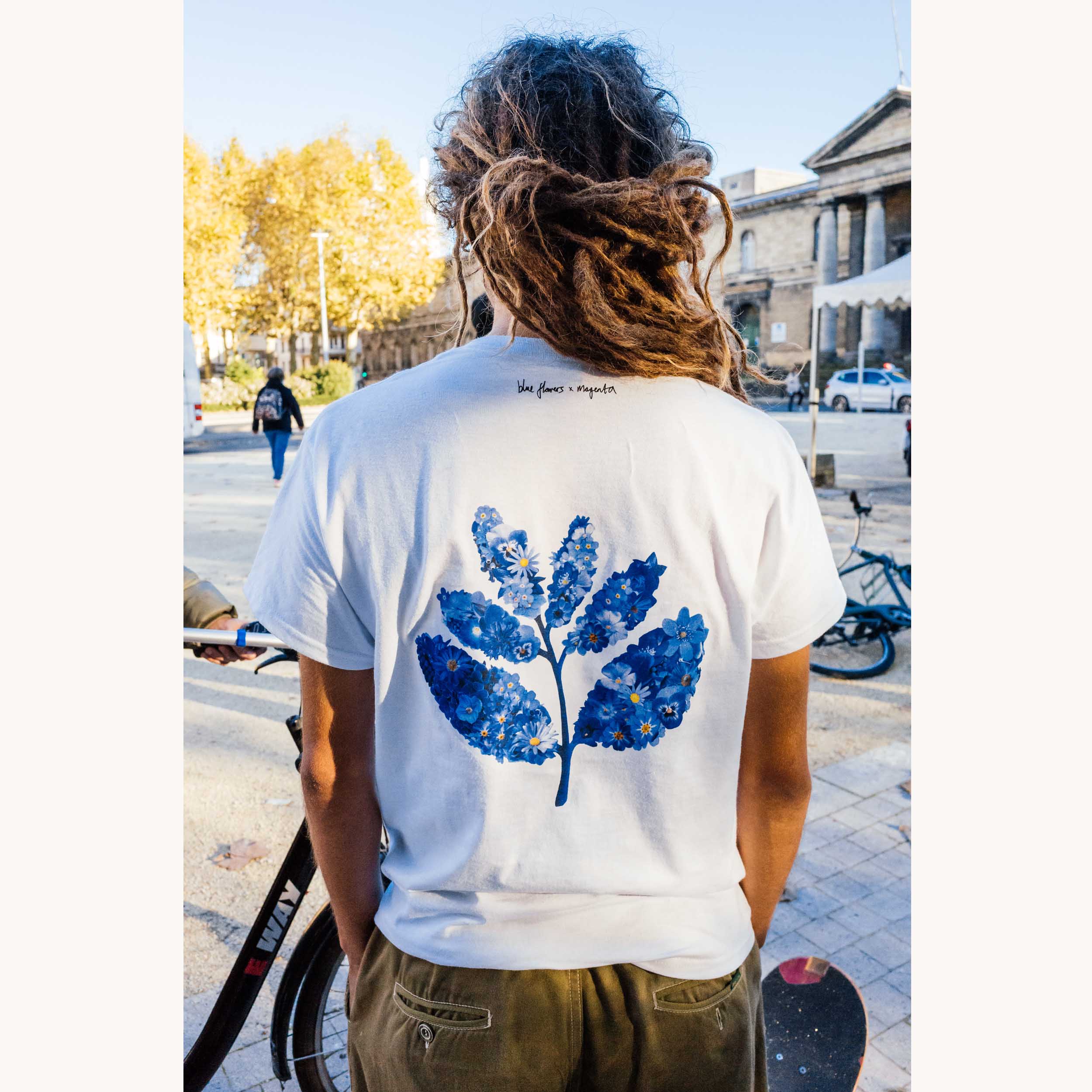 BLUE FLOWERS X MAGENTA T SHIRT - WHITE